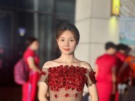 有时也会露出参加学校活动的1