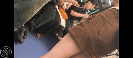 地铁上偷拍抄底2