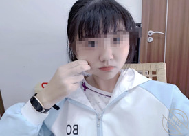 偷拍亲妹妹洗澡0