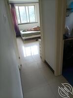 继续偷拍嫂子  要不要进去搞她1