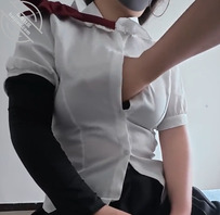 67、嫂子的大奶子快要将白衬衫撑爆了，鸡动万分爆艹嫂子1