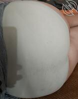 给大家分享一下老婆的大肥鲍和肥美的大屁股，肥美的大屁屁多汁多水，从后面插1