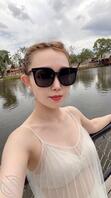 绿帽贡献的公交车人妻2