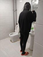 卧槽，早上我妹上厕所没关门，被我看到了，好恶心又好刺激1