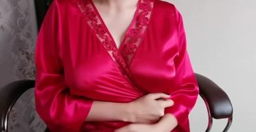 雪白粉嫩的一对大白兔给你们看看