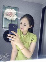 【张齐】33岁少妇宝妈 如果我脱光趴在地上 会有男人操我的小粉逼吗？2