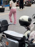 屁股真的性感 尤其是看见内裤痕迹0