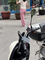 屁股真的性感 尤其是看见内裤痕迹1