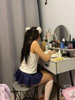 【奶气原创10】偷拍女儿在卧室换衣服,女儿的乳房还没发育成熟1