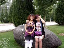 射到老妈骚脚上0