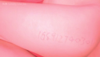 有空就玩骚逼。啧啧