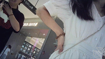 【原创】和亲妹在商场吃完饭，回家开炮2