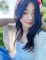 偷拍女高好朋友带生活照（已成年）1