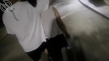 大奶小姨子约了个小奶狗,一起吃两根鸡巴,野外露出狂操1