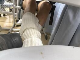 偷拍后桌的堆堆袜骚逼同学2