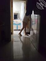 小胖原创3.深夜偷拍妈妈洗逼，真是激动地心，颤抖的手