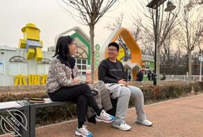 高二处男学生想操我老师妈妈 分享老妈丝袜的照片 老妈穿上丝袜真是个骚狗1