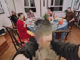 【我和老妈】吃个饭也糟心的不行！