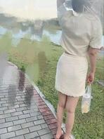 第一次当着姐夫的面偷拍姐姐裙底,这个晚饭既紧张又感觉好刺激0