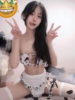 女儿手机里的自拍10