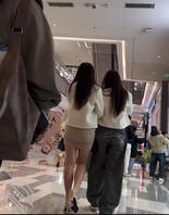 抄底三个高颜值黑丝包臀裙美女 一个个都是冬天里最耀眼的明星2