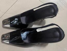 女儿的高跟鞋和丝袜