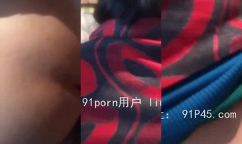 东北熟女干妈和我在她家鸡舍啪啪