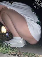 有个随时随地露出的母狗婊子你会怎么样满足她，评论区亮出你的凶器羞辱母狗1
