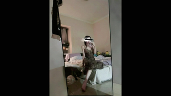 [原创]【调教】大奶母狗被狗链子牵着草，高潮淫语，旧片重发