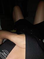 酒瓶插逼，尽情评论，小母狗会看1