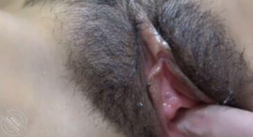 狂草妹妹的大黑逼，无套内射进去0