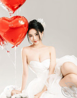 老婆闺蜜婚纱半裸写真2