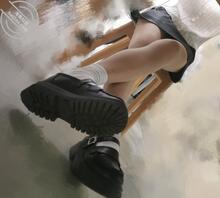 桌下偷拍裤袜女大学生0