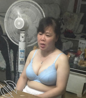 家里空调开太热丈母娘穿这样我的鸡吧硬的不得了1