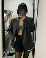 母狗大学生宿舍黑丝职业装脱衣对镜自拍2