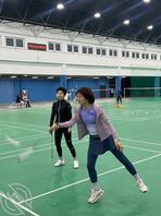 丈母娘约我去打羽毛球  完事还带我去做按摩  偷拍裸足美脚回家撸射骚高跟2