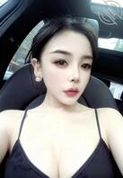 认识一个反差骚货，大家尽情的评论羞辱她。1