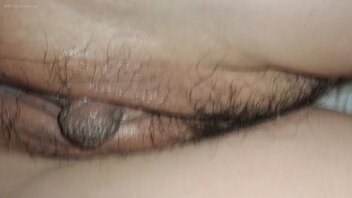 好想其他男人操
老婆说想看着你们这些骚男人的精子射在她逼上。