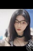 希望被男生们评价。2