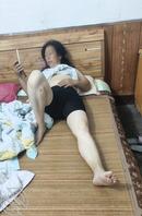 偷拍亲妈，农村保守老女人0