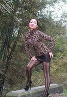 南皮的喜欢丈母娘想干我那丝袜骚逼丈母娘1