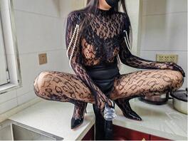 （原创骚妈）带老妈在厨房自慰，真刺激2