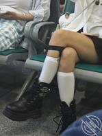 今天看到的大白腿，鸡巴都看硬0