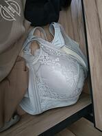 我妈妈的胸罩好香啊