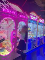 68、带嫂子来娱乐城玩，嫂子开心的像个少女0