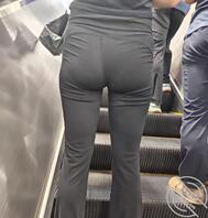 小姐姐黑色紧身裤