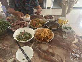 原创（77）今天大舅来我家吃饭，要给我介绍对像。真实小王子1