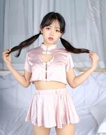 办公室新来的美女同事0