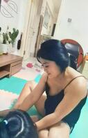 大哥和孩子都在家，偷拍意淫88年的东北肥猪大嫂费喜静！肥臀巨乳哺乳期老母