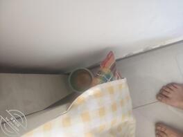 有人操过侄女的吗？怎么操到的，支支招，感觉侄女特别骚，在奶茶杯子，解小手2